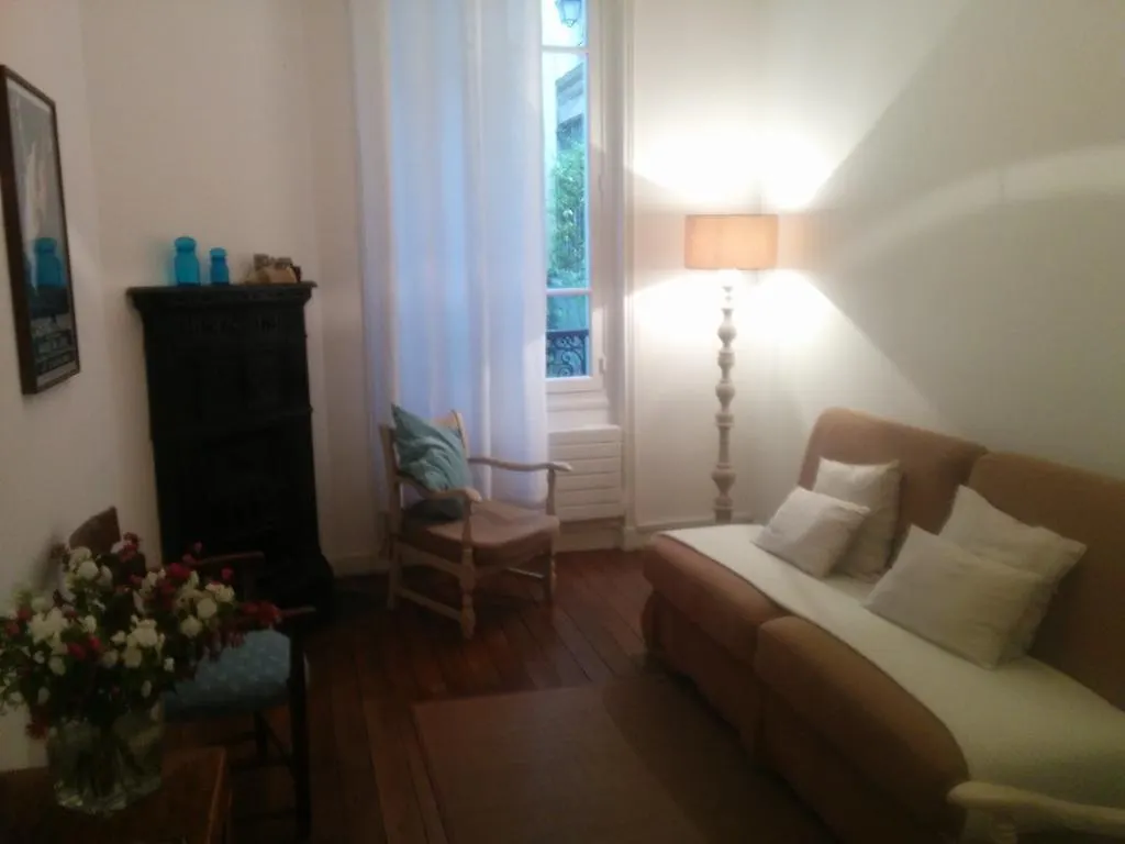 Bed & Breakfast La Cour Du 5ème - D'hôtes Parigi