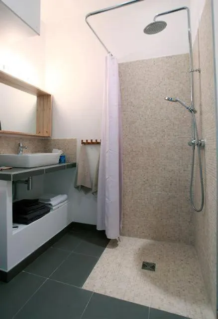 Bed & Breakfast La Cour Du 5ème - D'hôtes Parigi